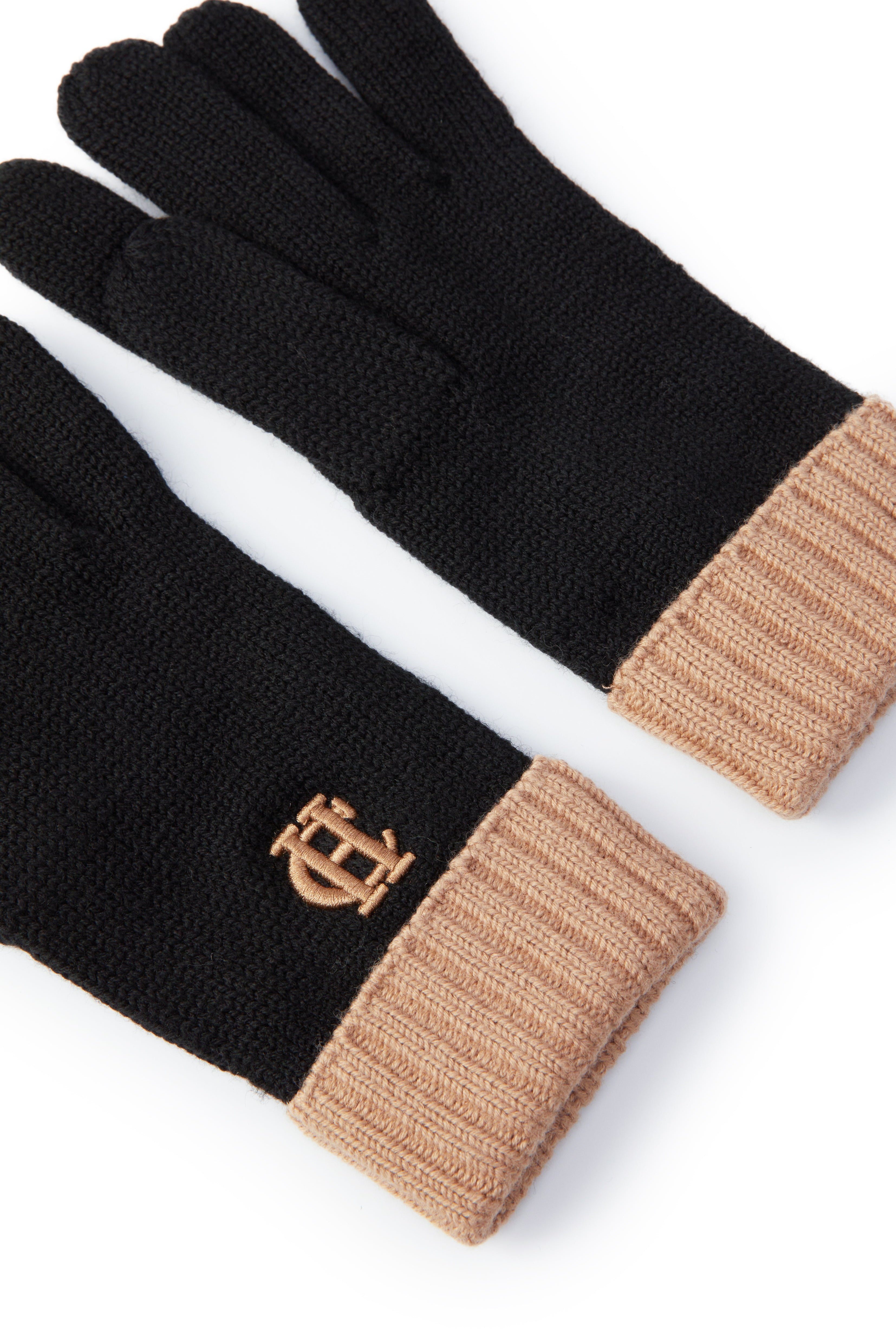 Chelsea Logo Knitted Gloves - Gallery Image 19