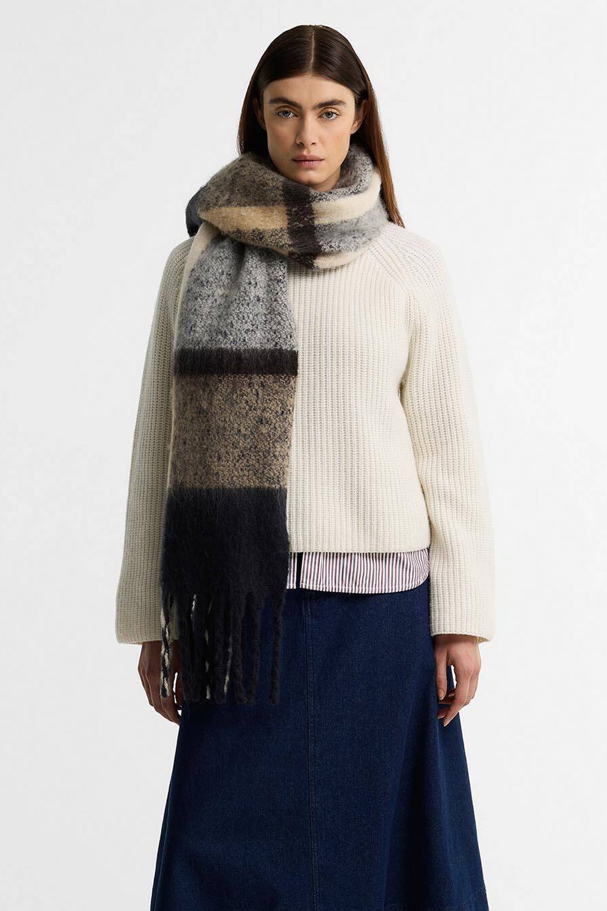 Isla Tartan Boucle Scarf