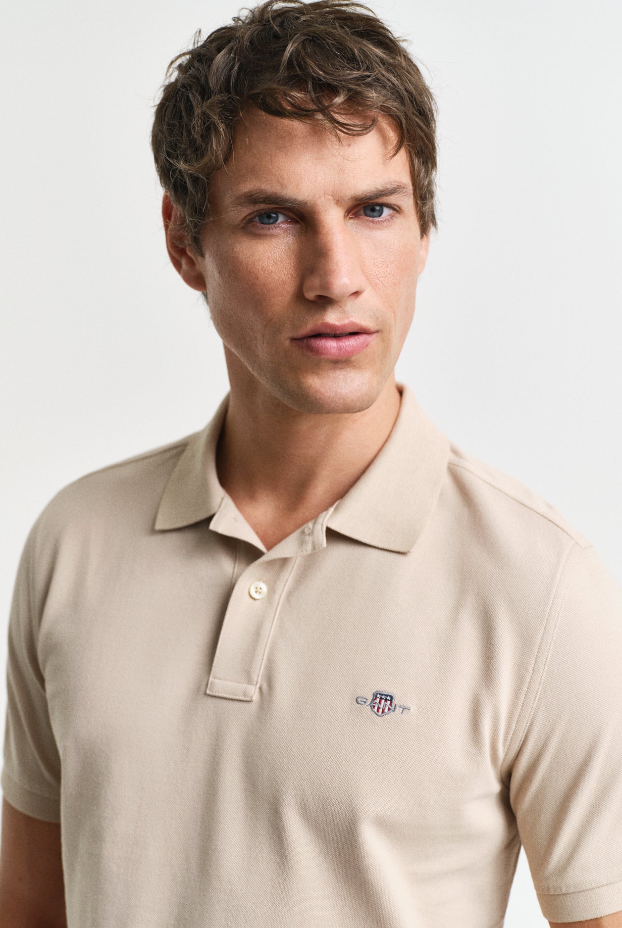 GANT Regular Fit Shield Short Sleeve Pique Polo #Colour_Dry Sand
