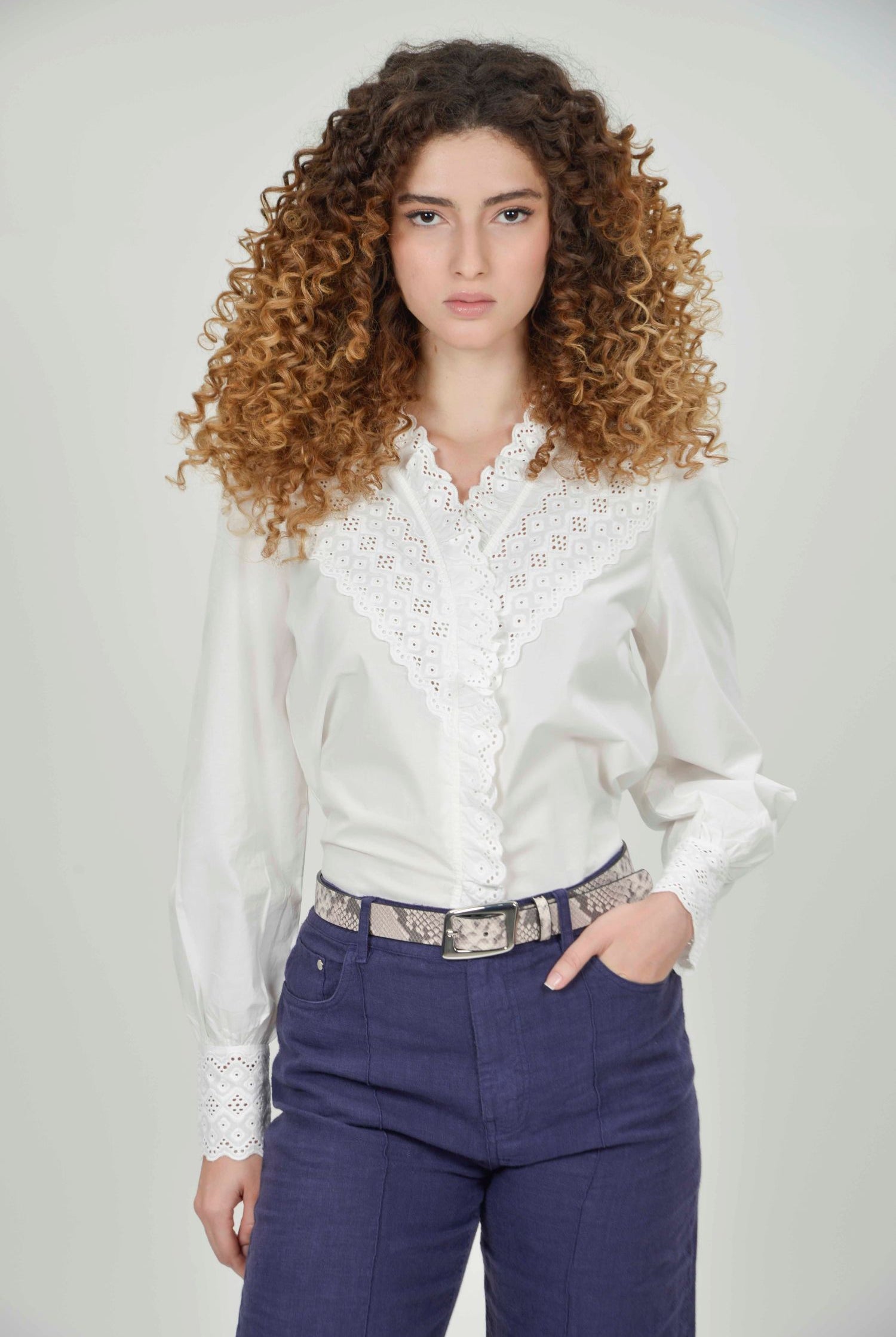 Hartwell White Hannah V Neck #Colour_White