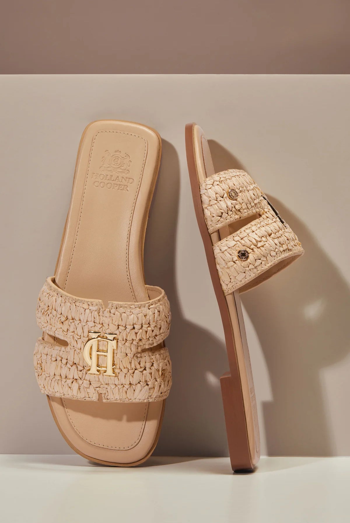 Holland Cooper Monogram Slides #Colour_Natural Straw