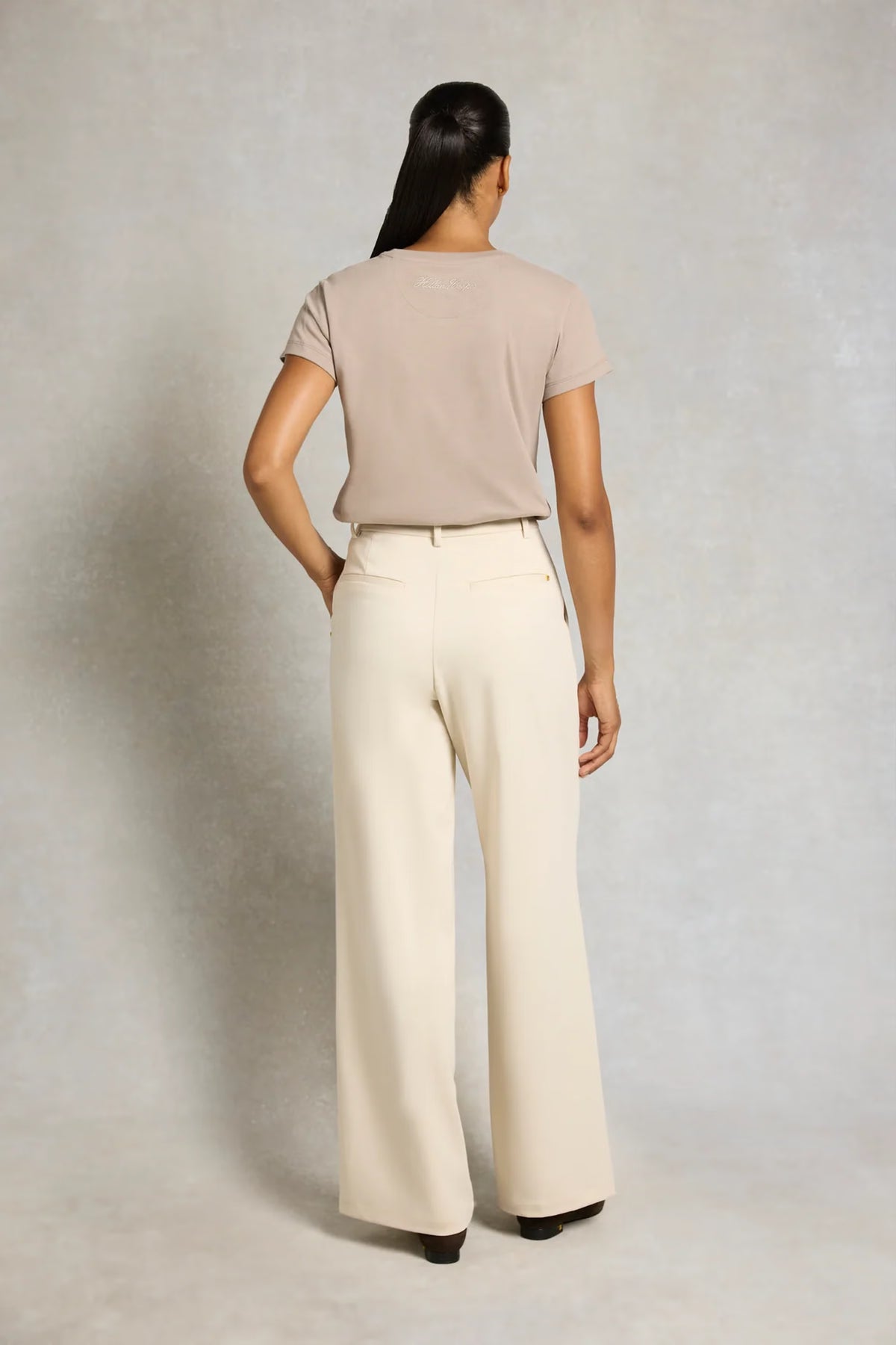 Holland Cooper Ivy League Tee #Colour_Porcini