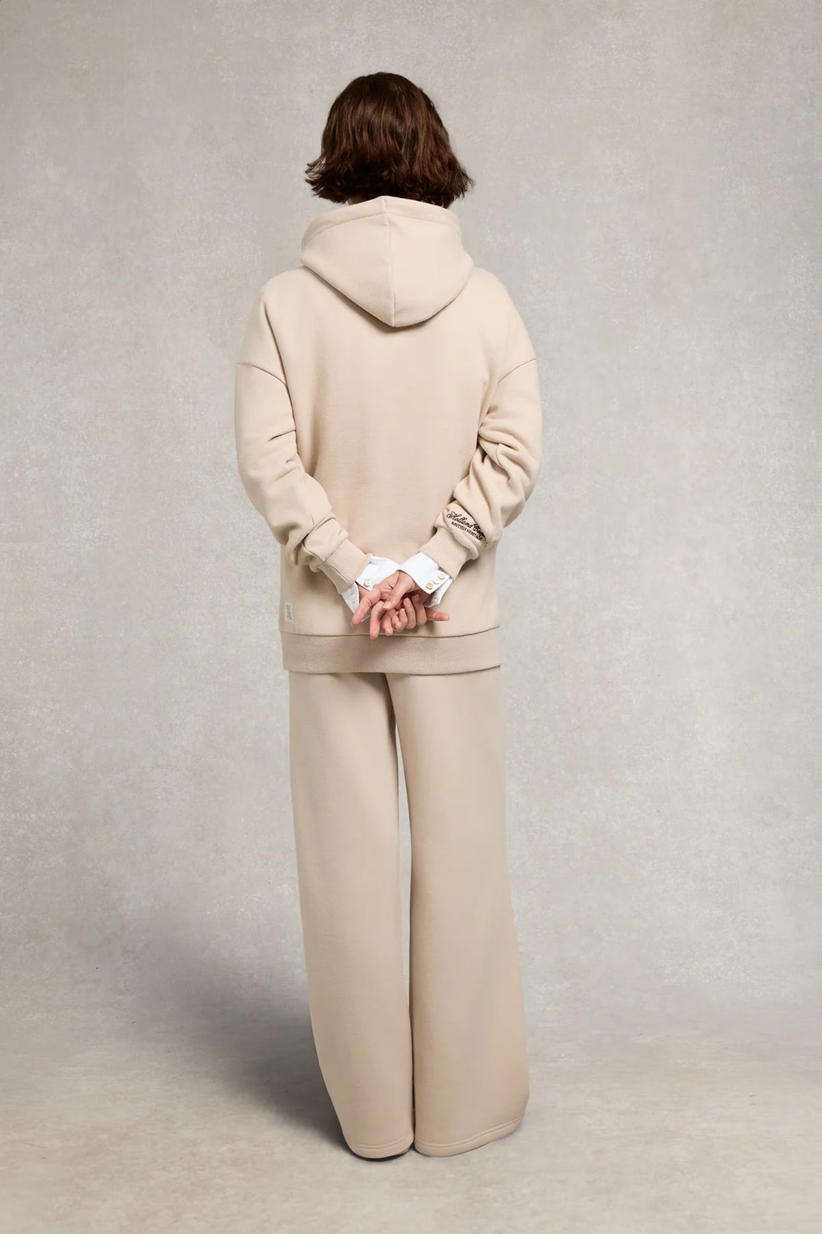 Holland Cooper Relaxed Fit Script Hoodie #Colour_Stone