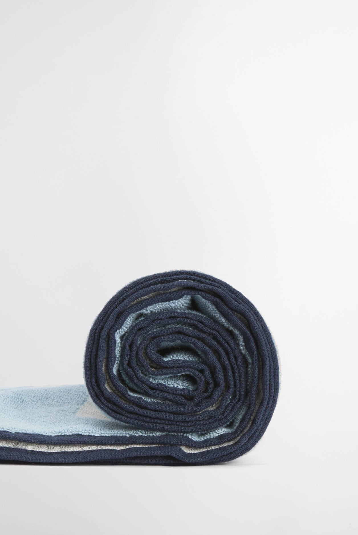 Barbour Surf Blue Archive Beach Towel #Colour_Surf Blue