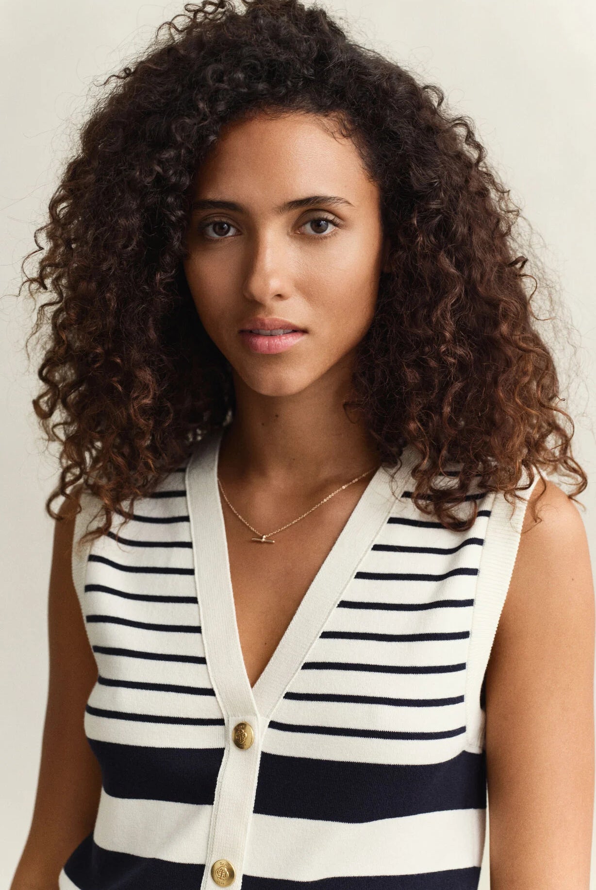 GANT Eggshell Striped Knit Vest #Colour_Eggshell