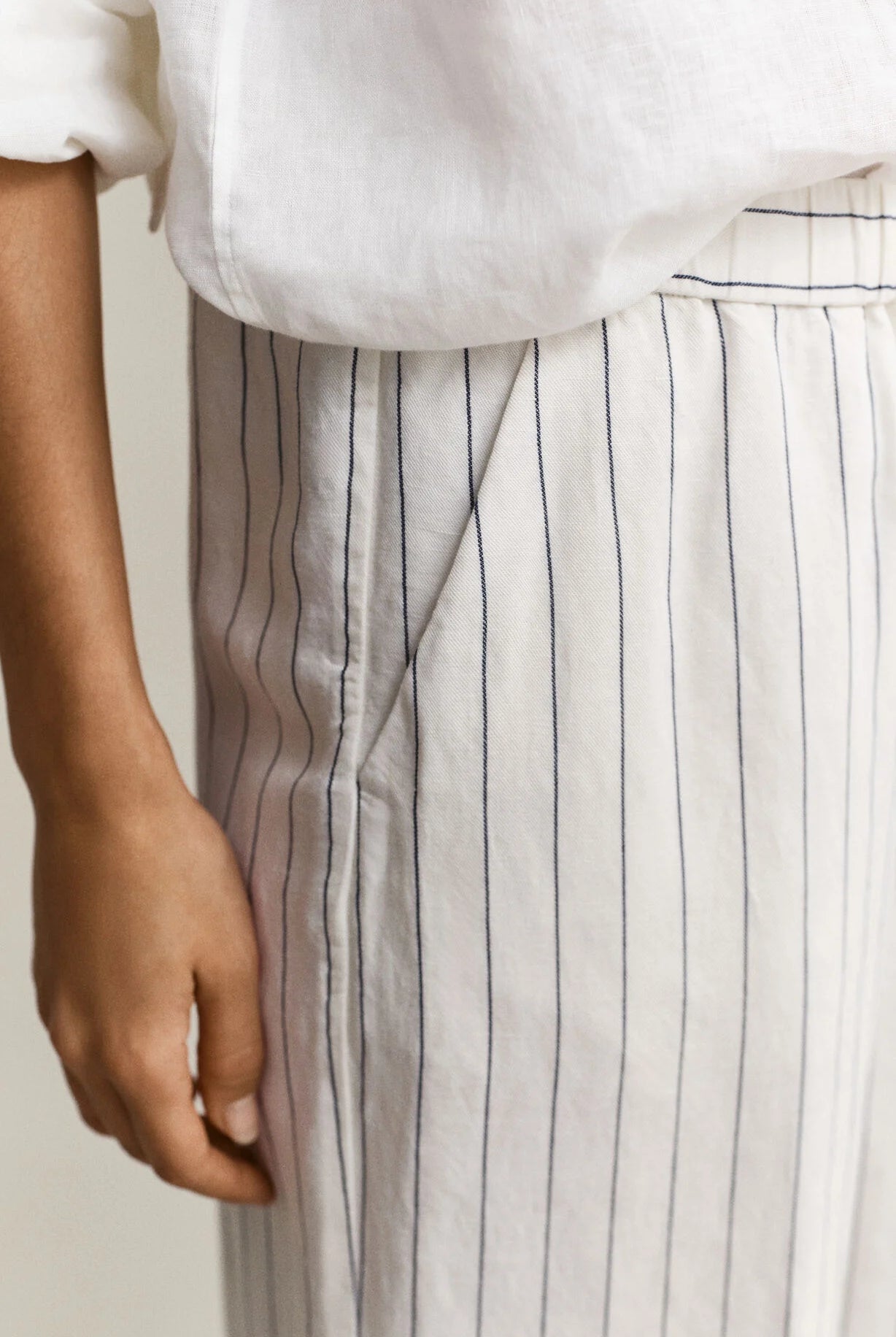 GANT Eggshell Striped Linen Blend Pull on Pants #Colour_Eggshell