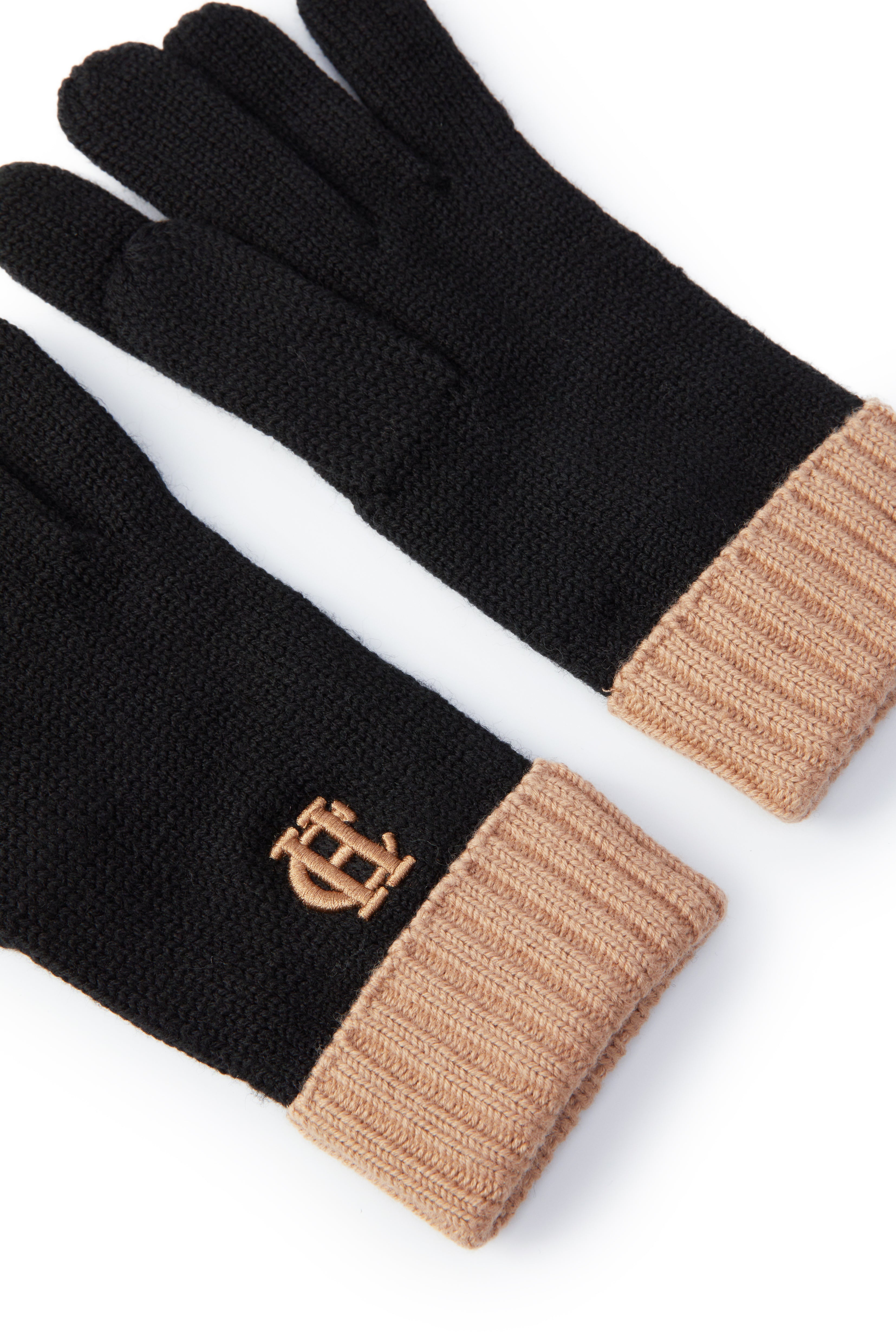 Chelsea Logo Knitted Gloves - Gallery Image 19