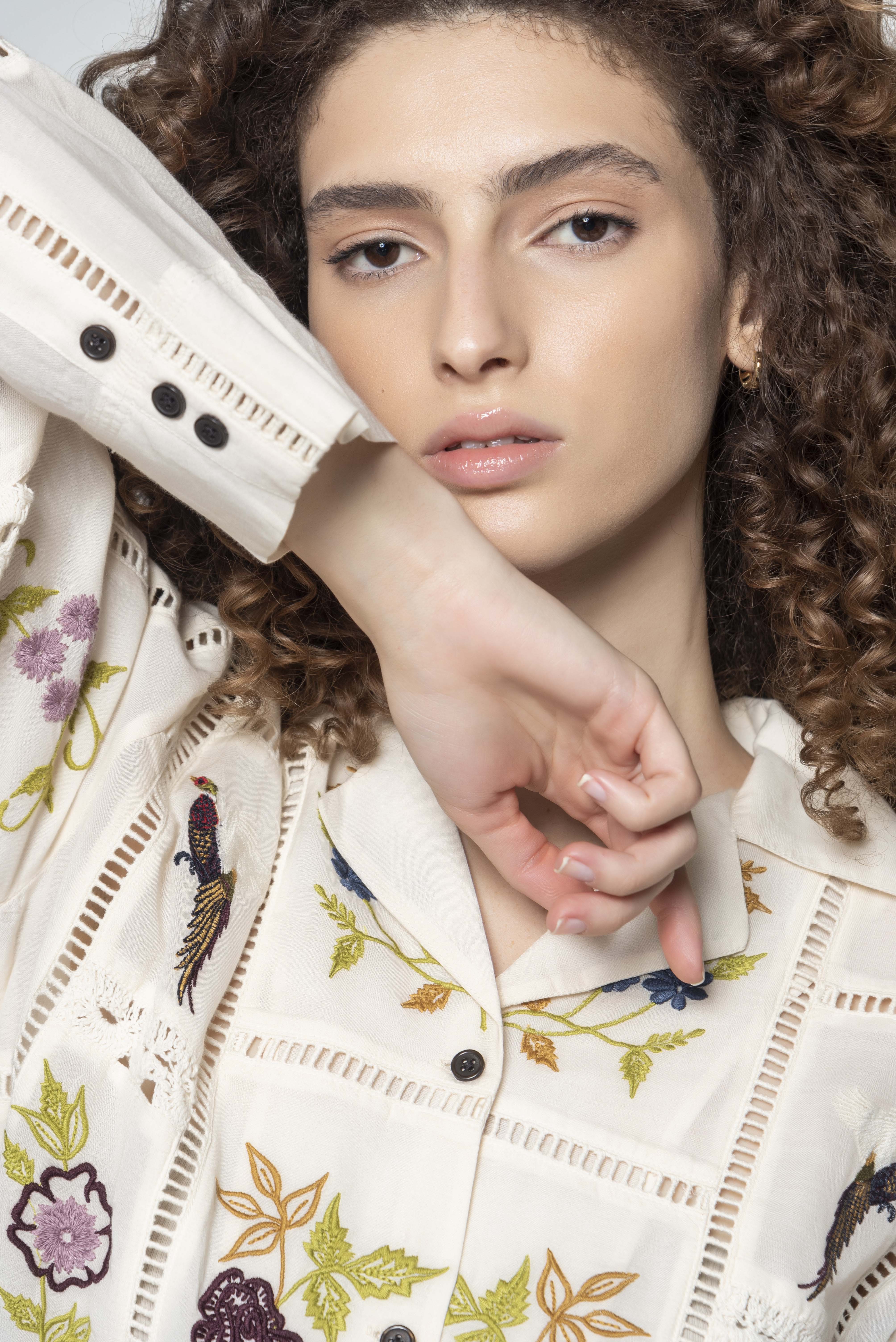 Hartwell Cora #Colour_Embroidery