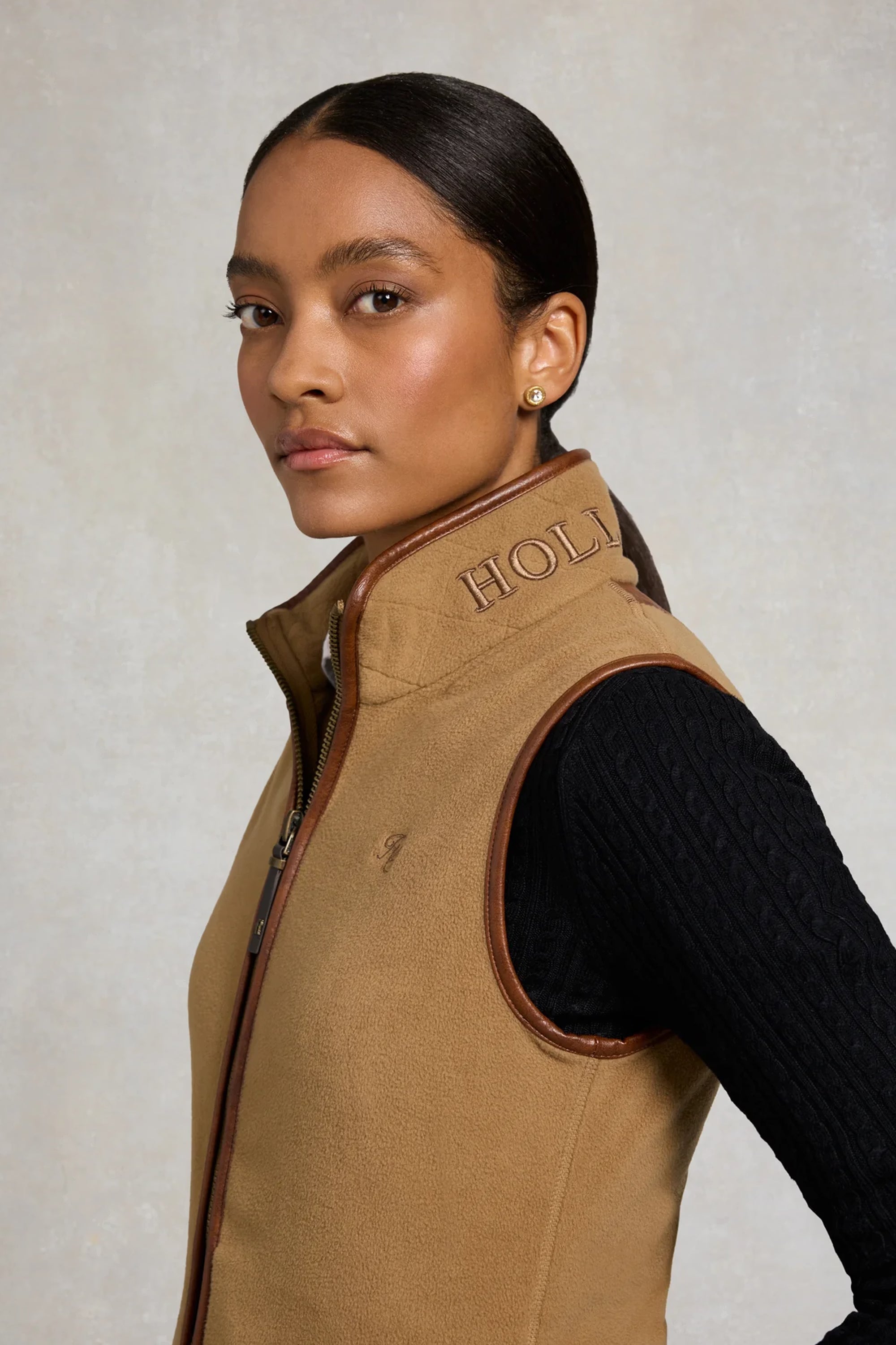 Holland Cooper Country Fleece Gilet #Colour_Coffee