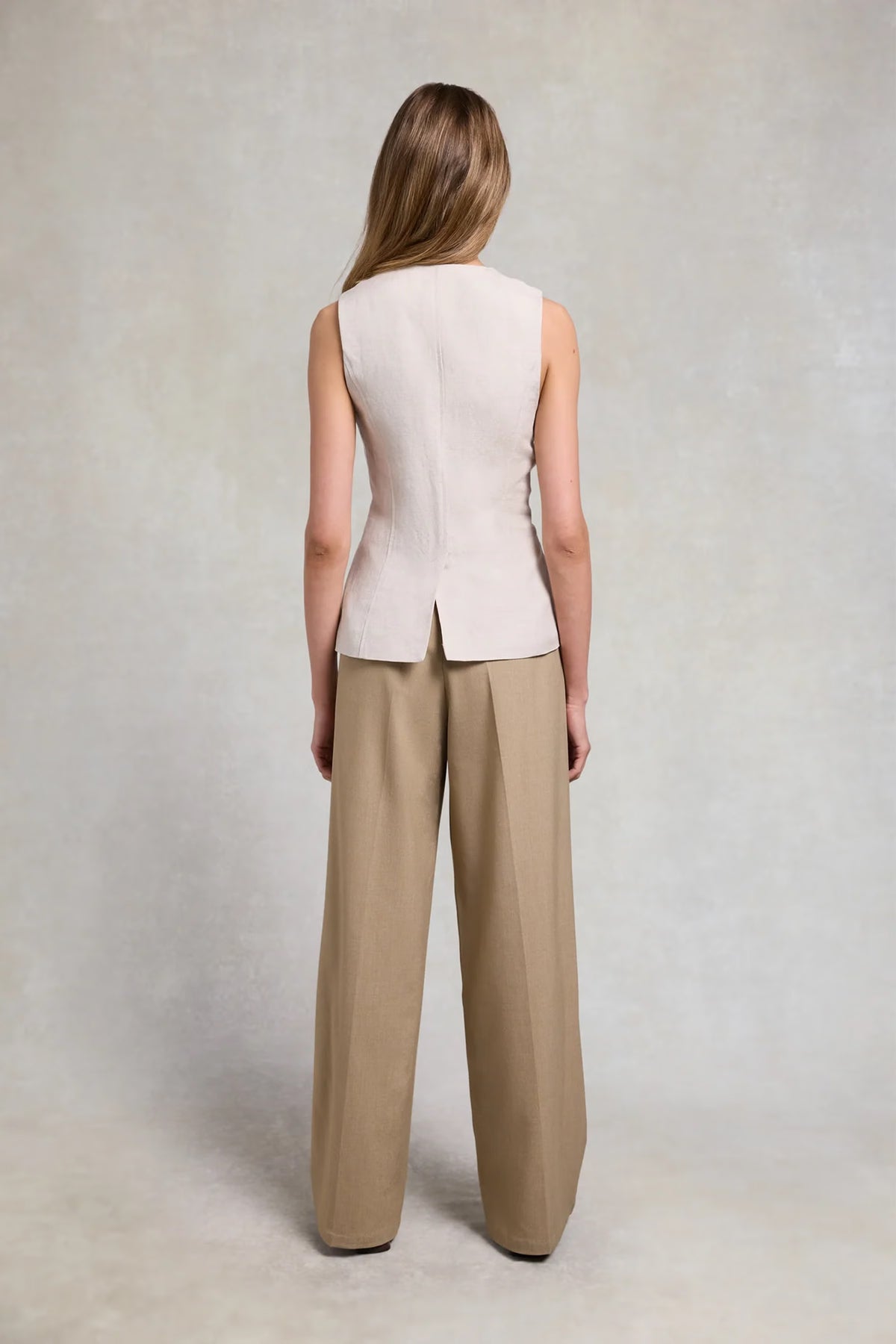 Holland Cooper Pleated Wide Leg Trouser #Colour_Fawn
