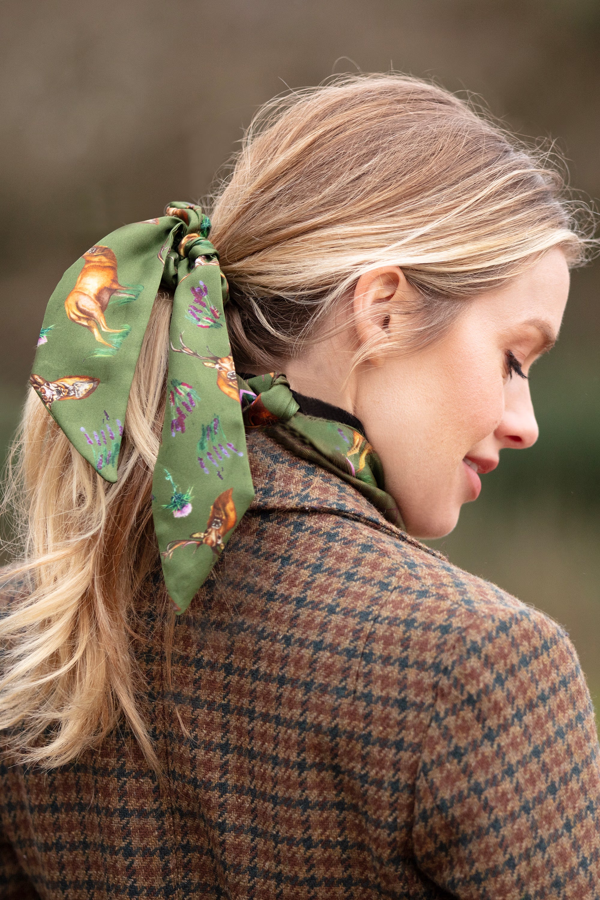 Clare Haggas Caledonia Medium Scrunchie #Colour_Moss Green