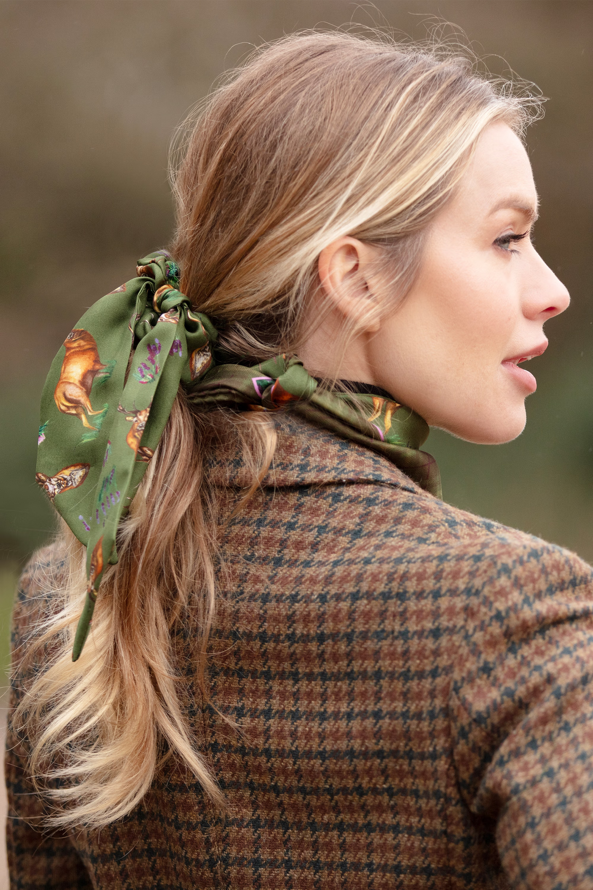 Clare Haggas Caledonia Medium Scrunchie #Colour_Moss Green