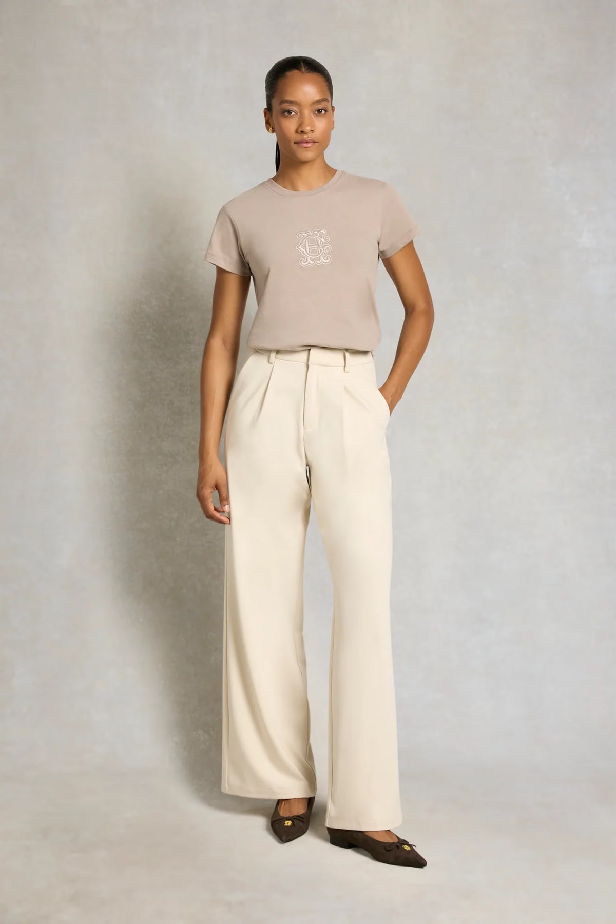 Holland Cooper Ivy League Tee #Colour_Porcini