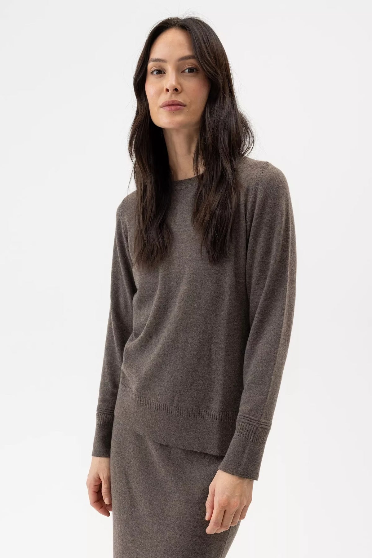 Holebrook Renata Crew #Colour_Dark Taupe