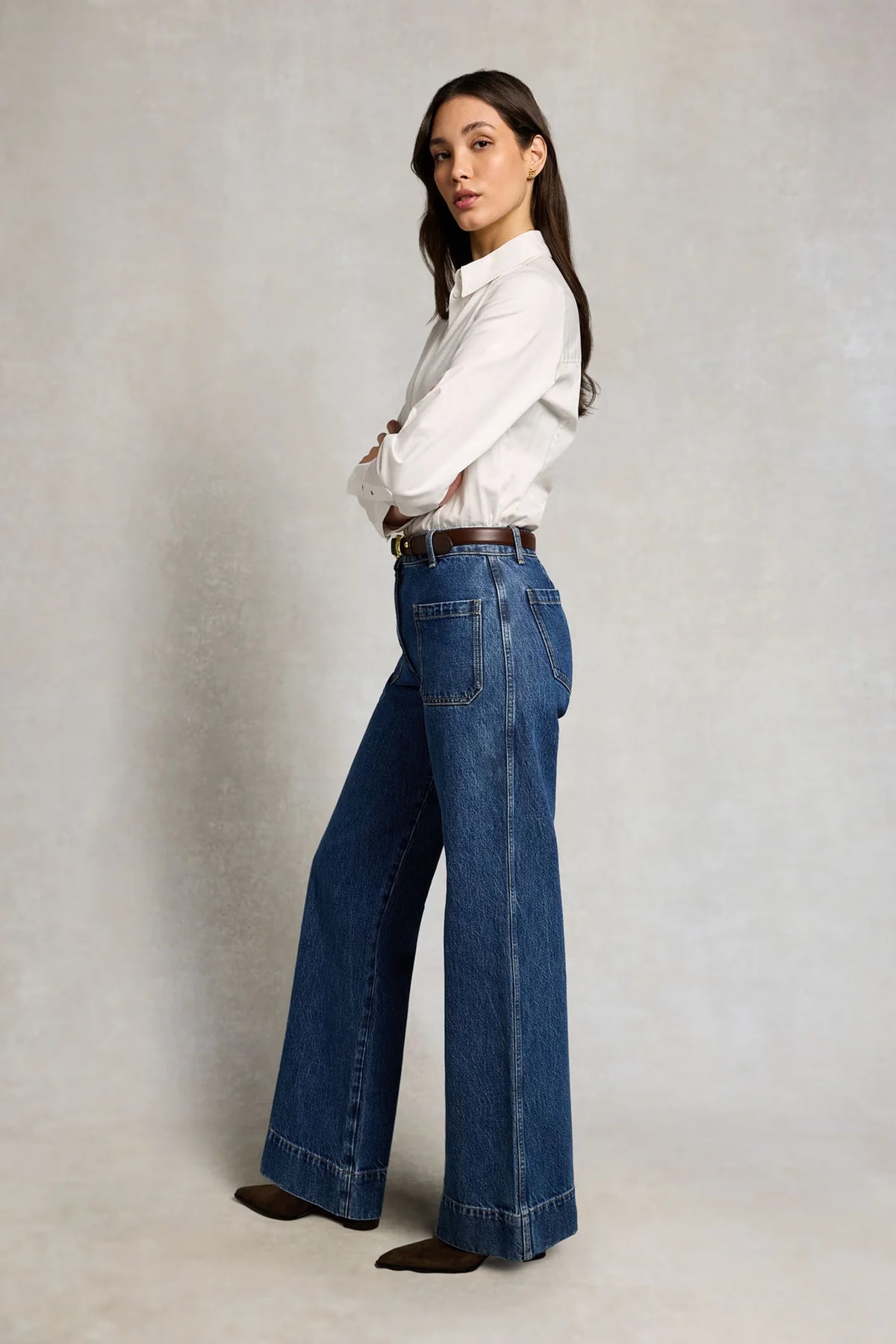 Holland Cooper Tailored Flared Jean #Colour_Mid Denim