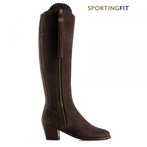 The Heeled Regina Suede Boot Sporting Fit - Chocolate