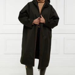 Look33-DryCoat_Khaki__2024-03-12_SS24_Ecom-Campaign6067_5_1944x