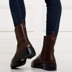 M-FTW-258_AstoriaAnkleBoot_RichChocolate_look237_5_2024-01-23_AW24_ECOMM63183_3c96da32-fb81-4b51-924b-7da8bdea5555_1944x (1)
